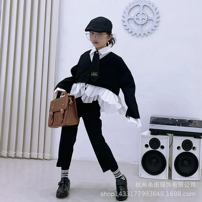 

2022 autumn and spring new girls' coats irregular sweater coat western style fake two-piece tops