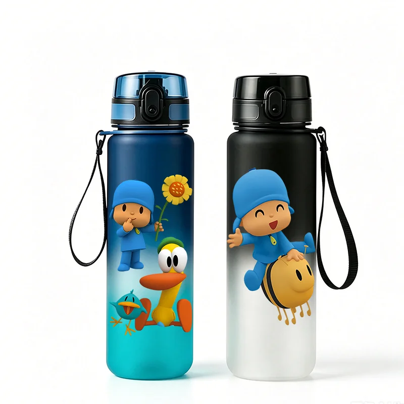 Фото Милая детская бутылка для воды Pocoyo с мультяшным дизайном, 650 мл, без BPA, герметичная, с откидной крышкой, градиентная матовая спортивная кружка с ремешком №1