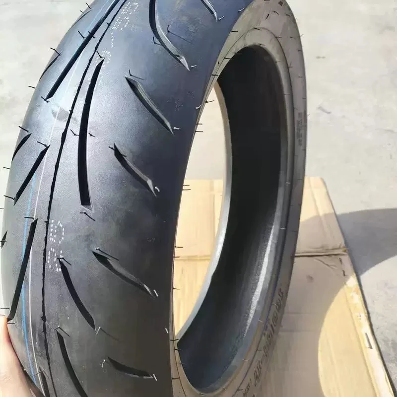 Фото Бескамерная мотоциклетная шина 17 дюймов для Yamaha, Benelli, Sundiro, Honda, Suzuki, Kawasaki, Loncin, KTM, BMW, Kayo 180-55-17 №2