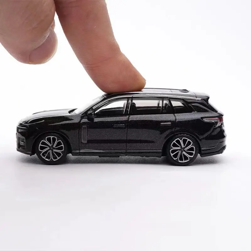 Модель автомобиля Bburago 1:64 серии Ly-nk Co 09