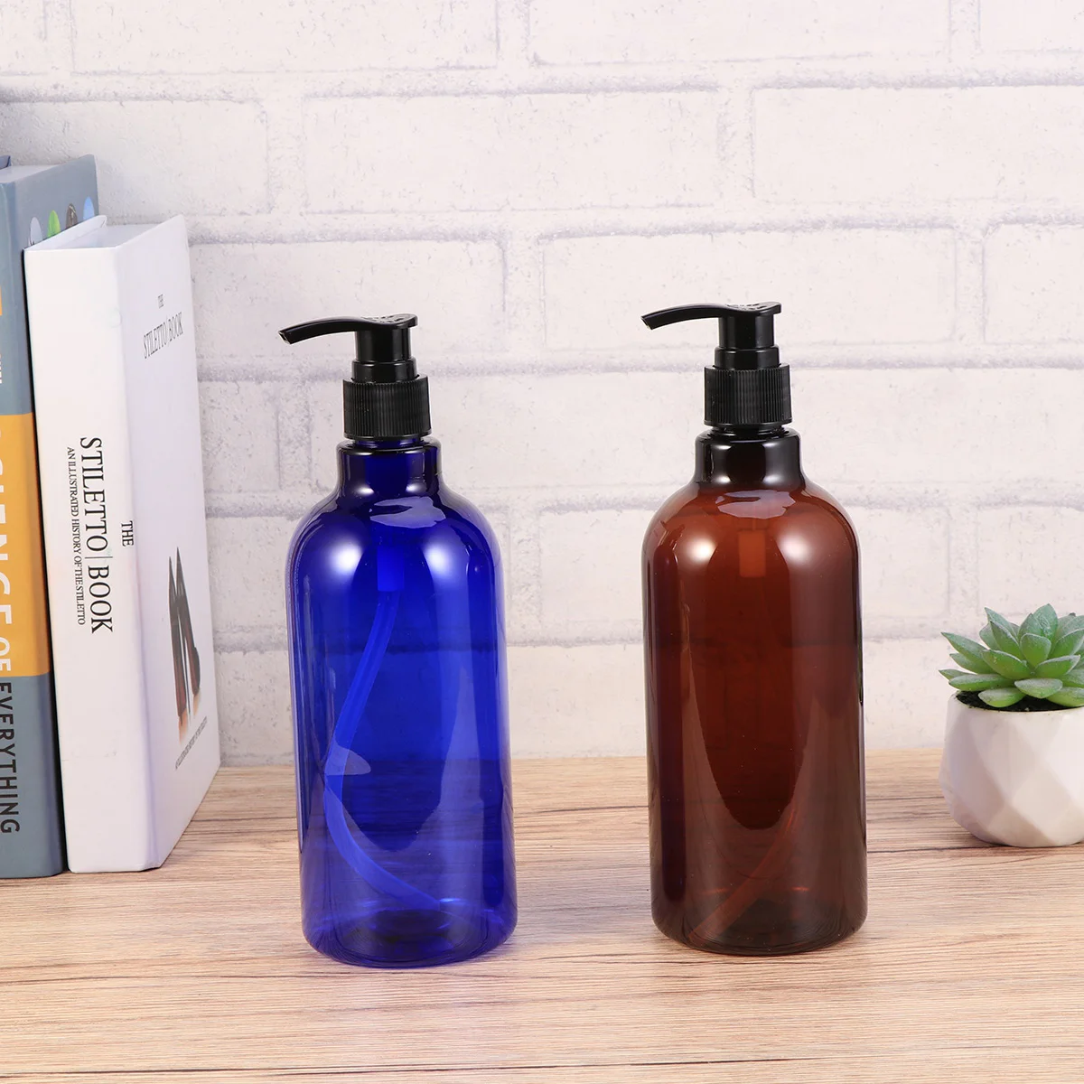 

2PCS 500ml Lotion Pump Bottle Dispenser Empty Refillable Screw Pump Push Lotion Shampoo Containers for Creams, Body Wash, Hand,