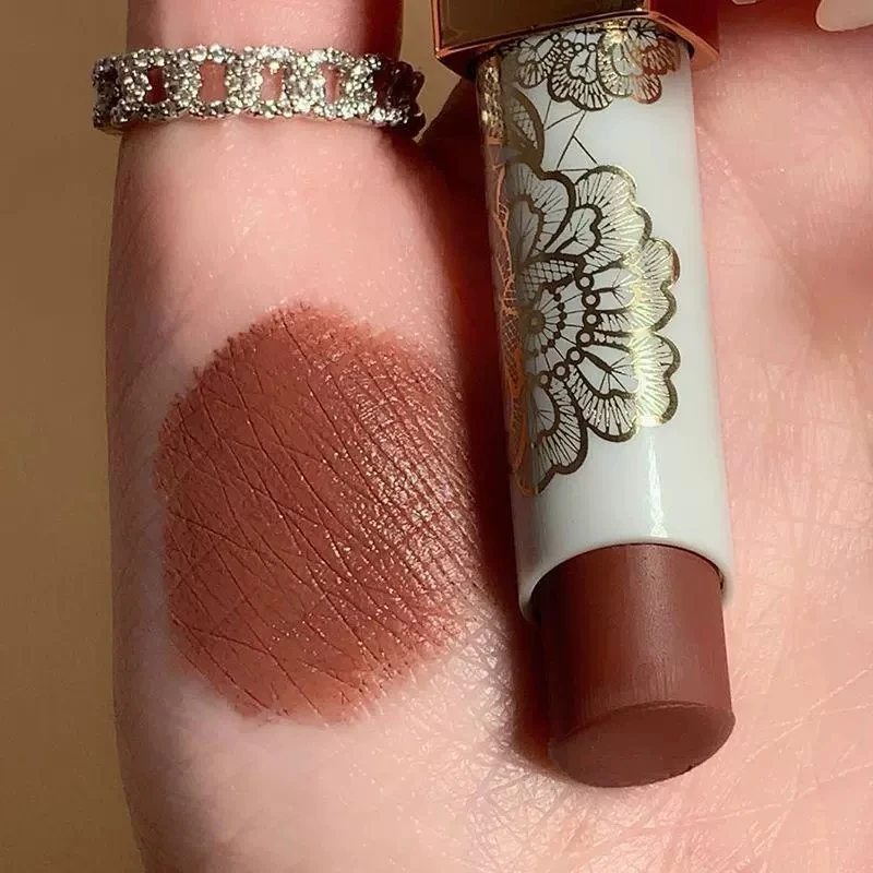 

Maffick Lace Mist Matte lipstick Not stained with lipstick