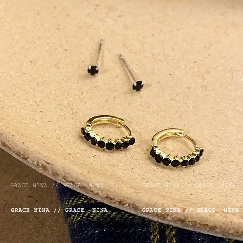 Элегантные черные серьги-гвоздики с цирконием для женщин комплект из 4 предметов