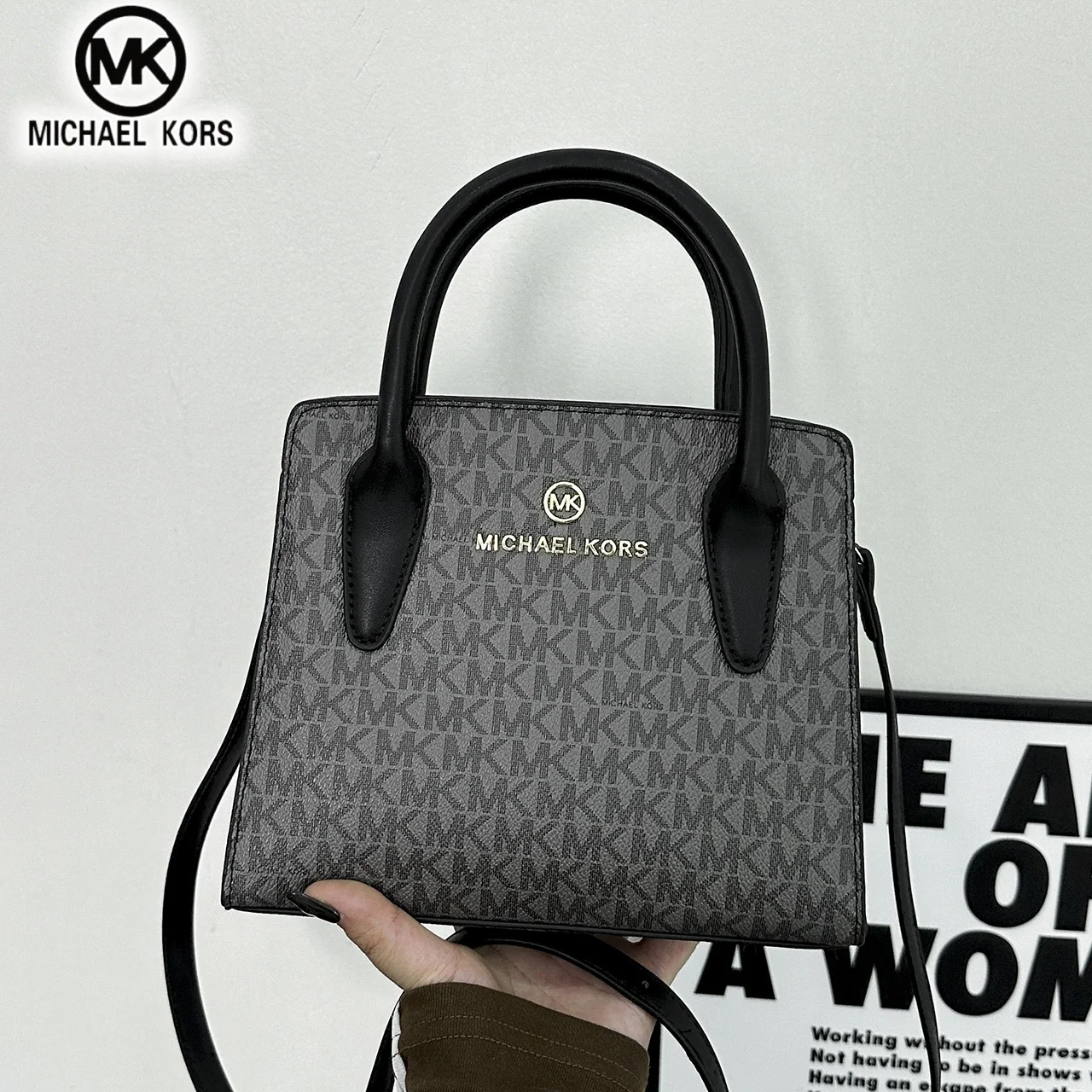 Фото Новая женская модная повседневная сумка через плечо Michael Kors, деловая дорожная сумка, многофункциональная сумка с логотипом. №1
