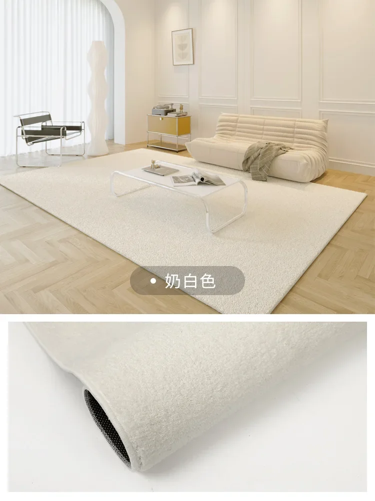 

Минималистичный плюшевый коврик