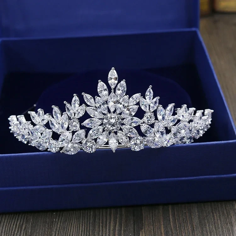 SLBRIDAL Винтаж Серебряный Цвет Кубический Циркон Свадебная Тиара CZ Королева