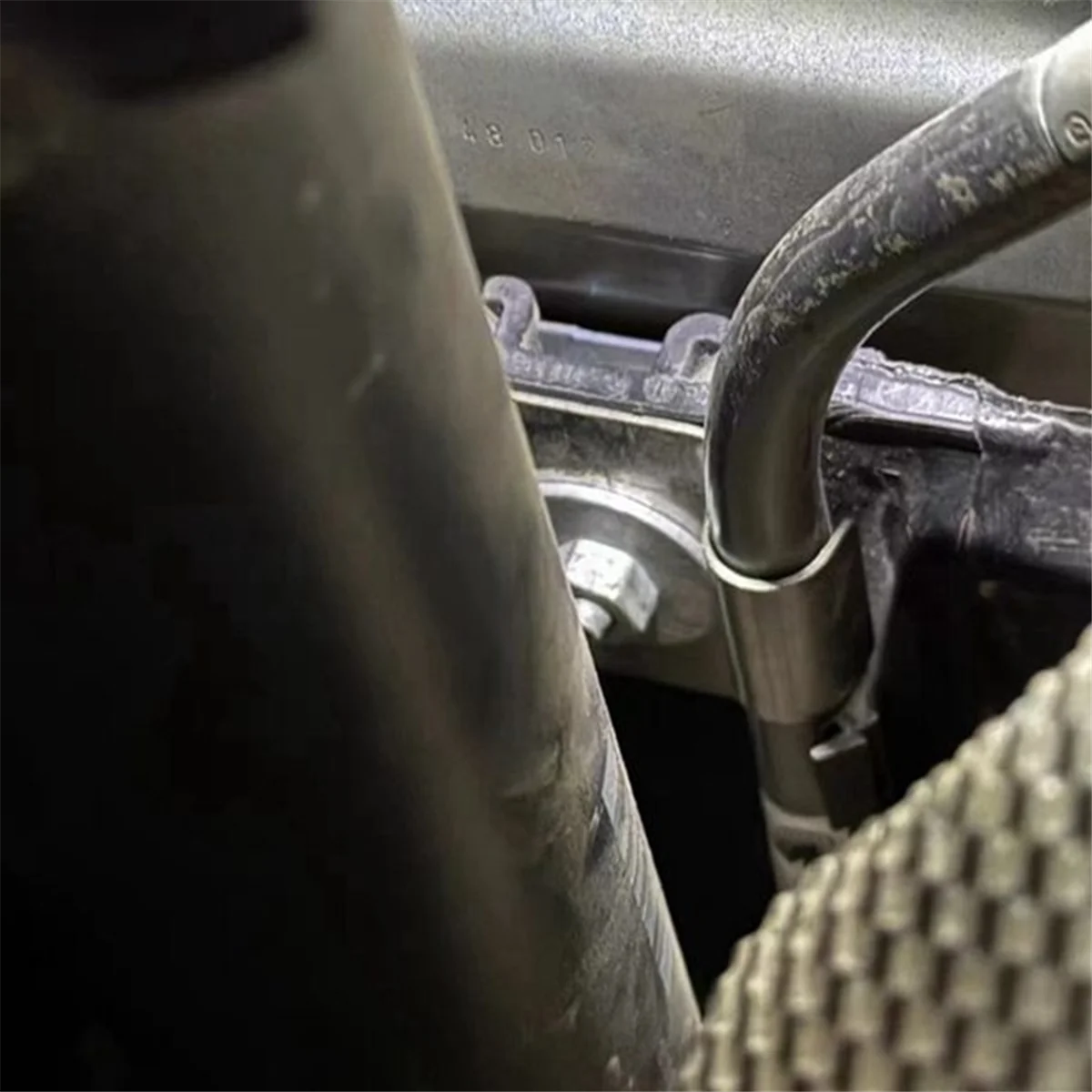 Фиксатор зажимов троса стояночного тормоза автомобиля 34406854898 Пряжка ручного для