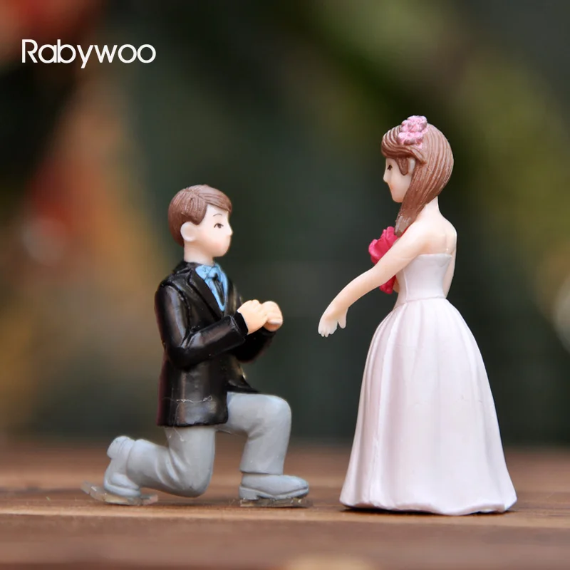 

Wedding Lovers Small Figurines Set Dolls Model Micro Fairy Garden Dollhouse Miniature Terrarium Gift Box Desktop Room Decoration