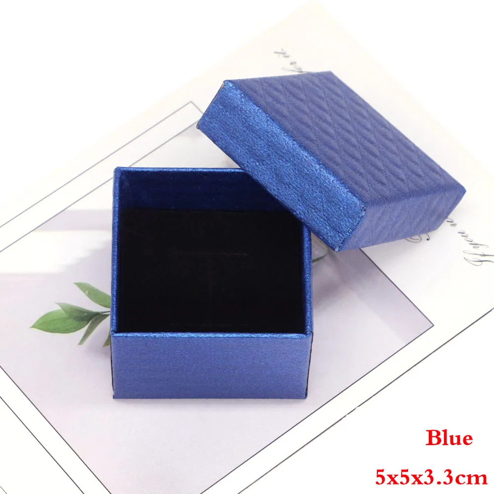 

Картонная шкатулка для украшений 5x5x3,3 см