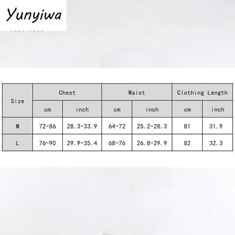 Женское мини-платье с открытой спиной