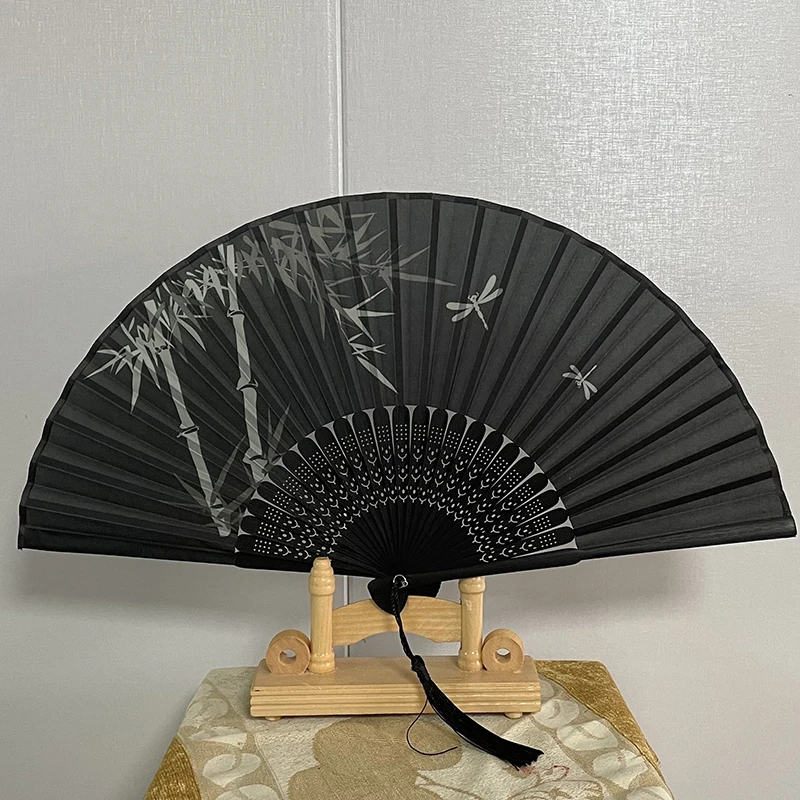 

Складной деревянный веер