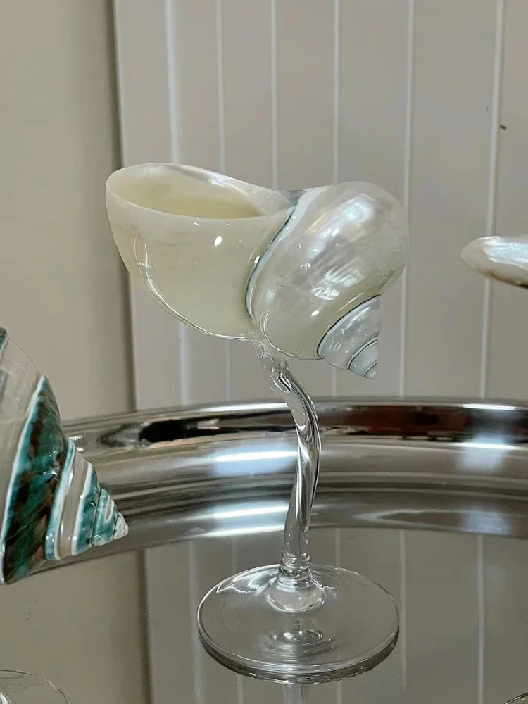 

Ручной стеклянный бокал для вина в форме ракушки