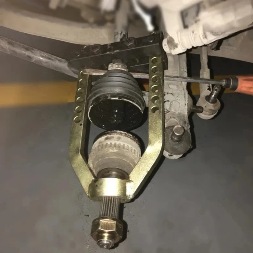 

Car CV Joint Assembly Universal Propshaft Transmission Shaft 9 Holes Separator Auto Splitter Disassembling Puller Removal Tool