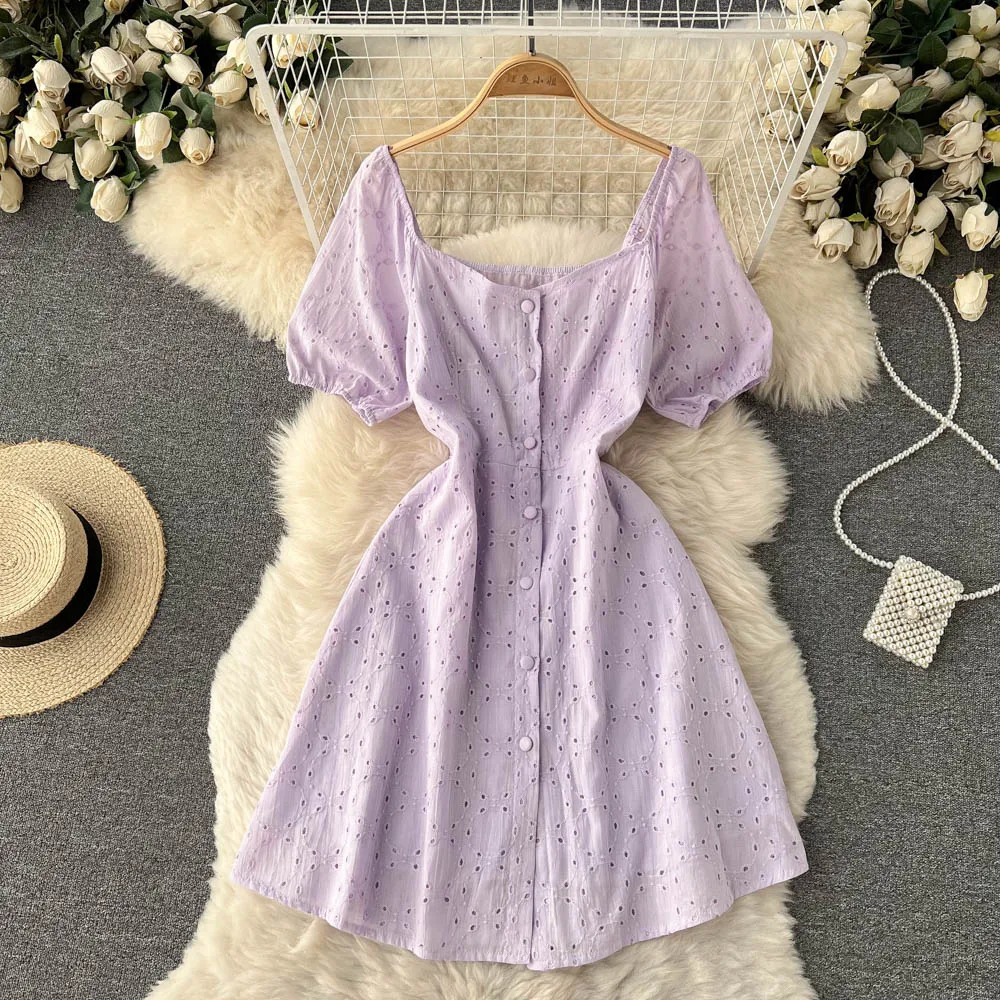 

Женское Короткое платье-трапеция с вышивкой, коротким рукавом и квадратным вырезом