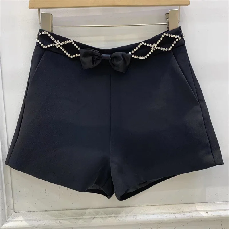 2023 Summer New Retro Chic Design Beaded Bowknot Decorative Black Shorts Women Fashion All-Matching Casual Wide-Leg Shorts Femme
