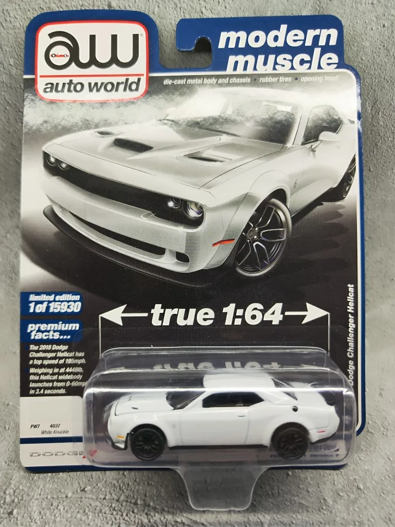 

Литая машинка aw в масштабе 1/64, игрушки, современная модель автомобиля Dodge Challenge 2018 из литого под давлением металла, игрушка для мальчиков, кол...