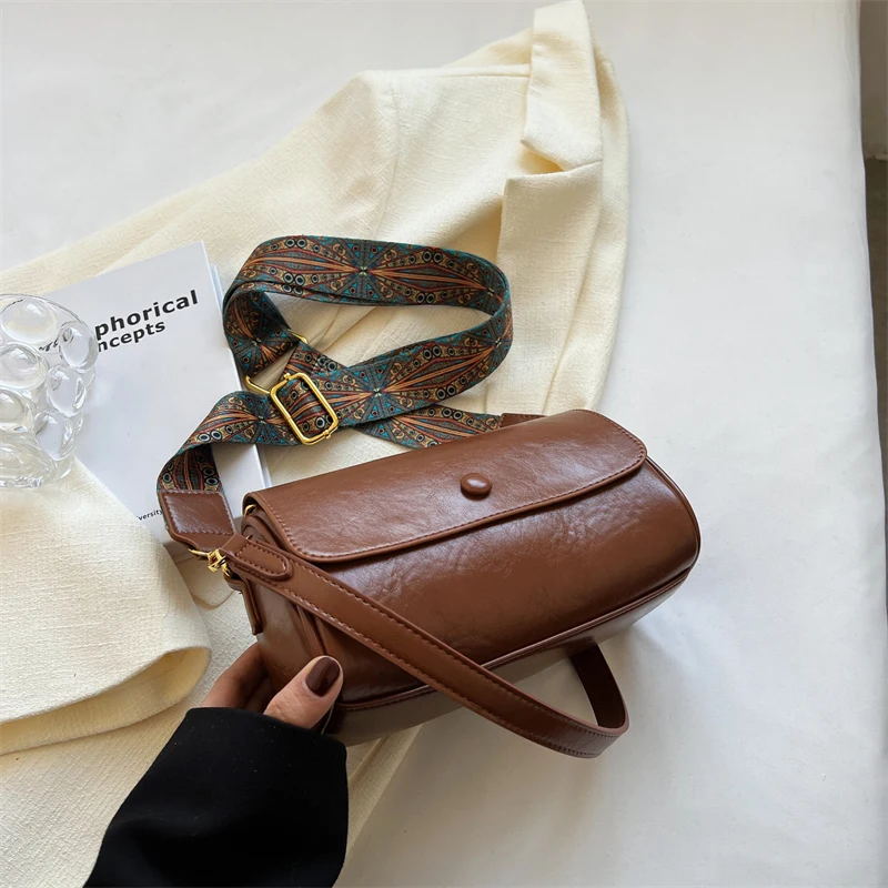 

Маленькая сумка для женщин, новинка осень-зима, модная универсальная сумка-мессенджер, модная сумка на плечо в стиле ретро, маленькая квадра...