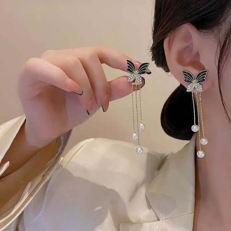 

2023 New Trend Unique Design Elegant Delicate Light Luxury Black Butterfly Earrings Women Fashion Jewelry Party Premium Gifts