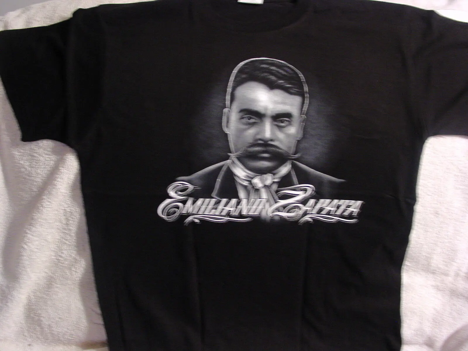 ФУТБОЛКА EMILIANO ZAPATA ES MEJOR MORIR DE PIE QUE VIVIR ARRODILLADO MEXICO