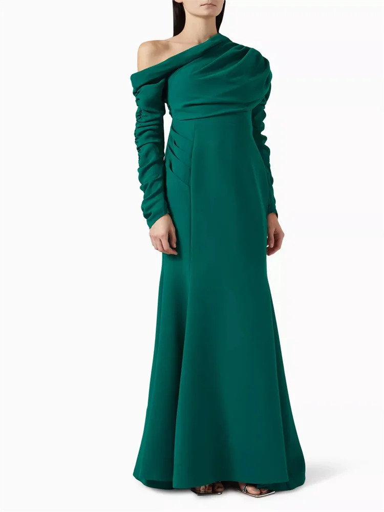 Женское атласное платье на одно плечо элегантное до пола с длинными рукавами и