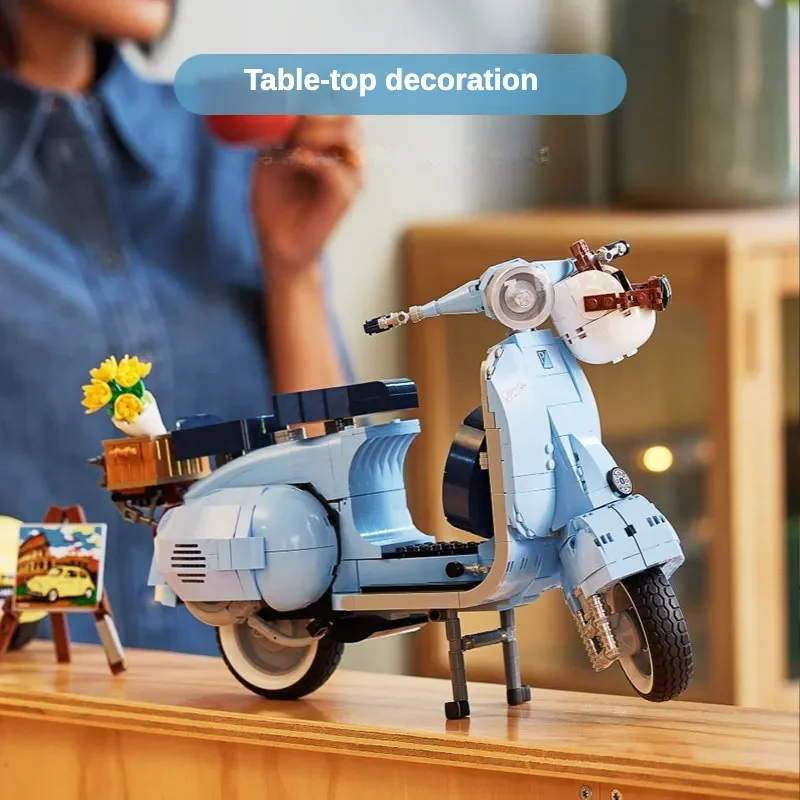 

1106PCS Vespa 125 Roman Holiday Motorcycle Model Building Blocks Compatible MOC 10298 Assembled Bricks Kids Toys Christmas Gift