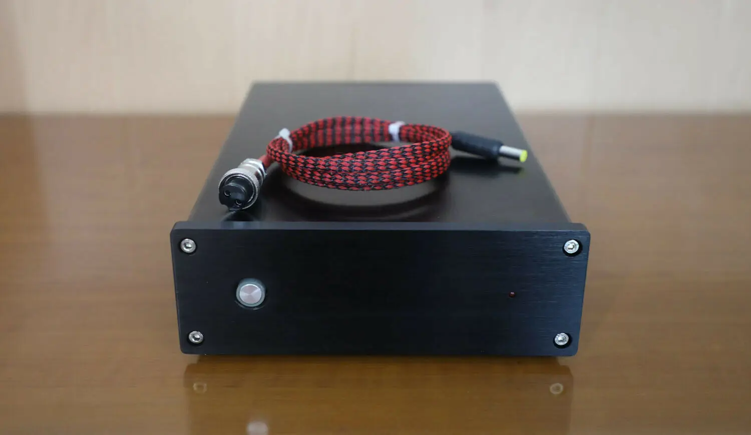 

Hiend Ultra Low Noise Low Ripple Linear Power Supply DC20V 3A For Audio