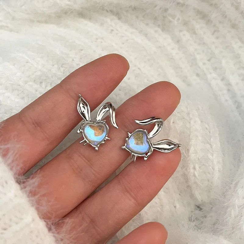 

2023 New Y2K Earrings Sweet and Spicy Cartoon Rabbit Earrings for Women Lovely Moonlight Stone Earrings Birthday Gift Jewelry