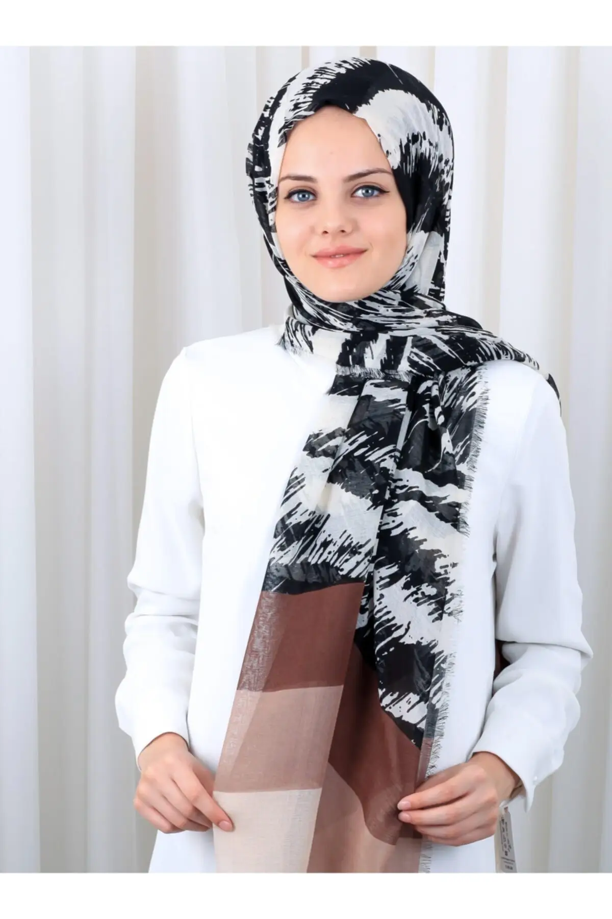 

Women's Long Voile Warm Winter Color Shawl Ladies High Quality Scarf Soft Patterned haiti shawl