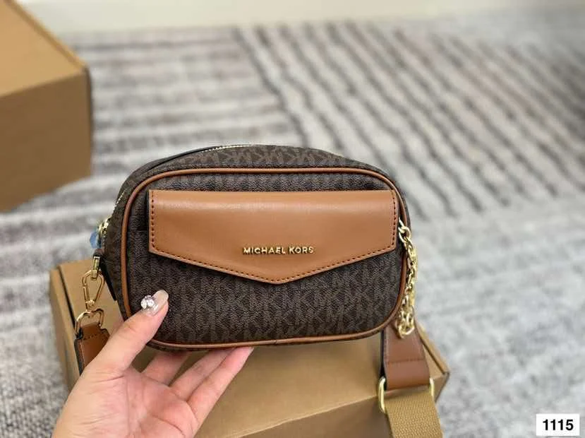 Фото Сумка-кроссбоди Michael Kors Jet Set 2026 New Style для фотоаппарата, на одно плечо, специально разработана для женщин №3