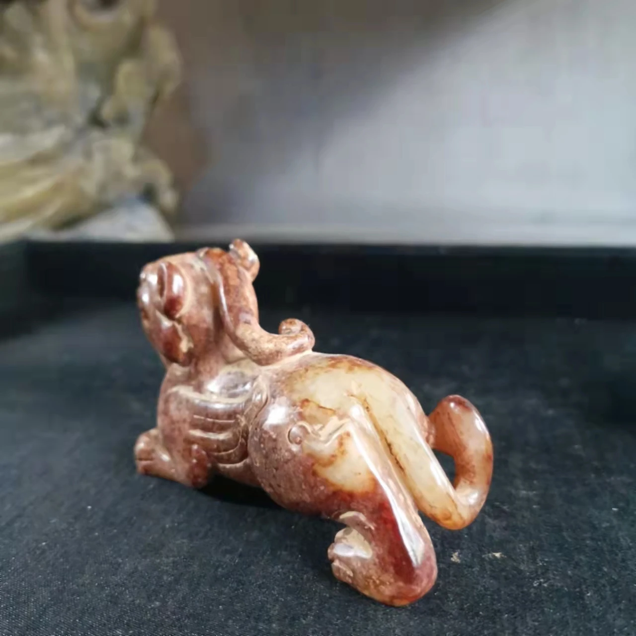 1Pcs/Lot Imitation Antique Ancient Jade Hetian jade white jade dragon son Pi Xiu Rui beast animal cow pattern ornament Beautiful