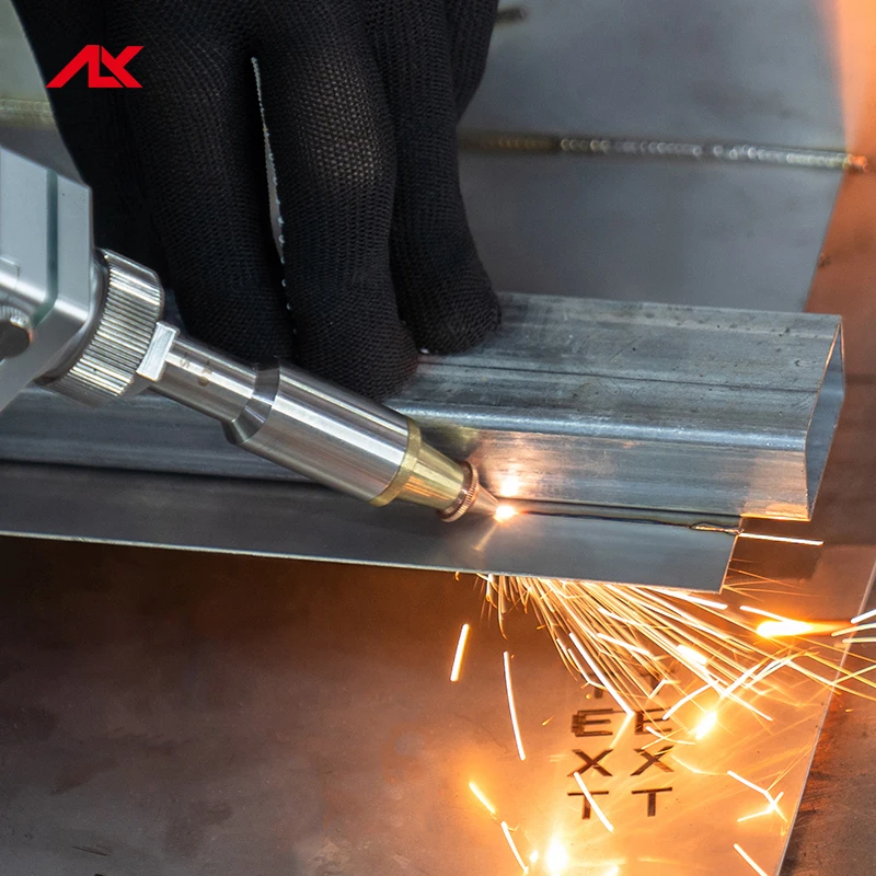 Ручная головка для лазерной сварки SUP20S с фидерными насадками