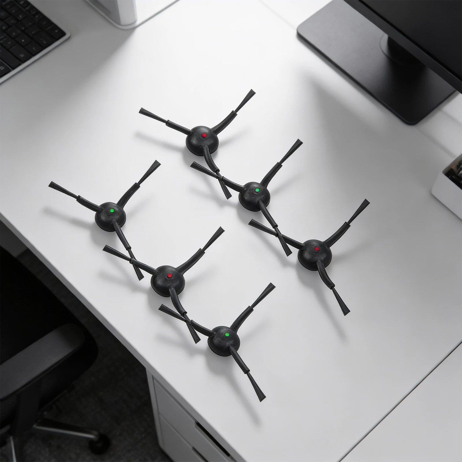 Фото Основные щетки улучшают качество уборки вашего vistefly M303 с помощью комплекта для замены основной щетки, боковой щетки и фильтра. №3
