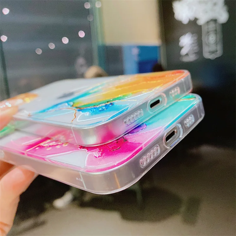 The mobile phone case adopts watercolor paint which is suitable for the shockproof transparent of iPhone 13 |