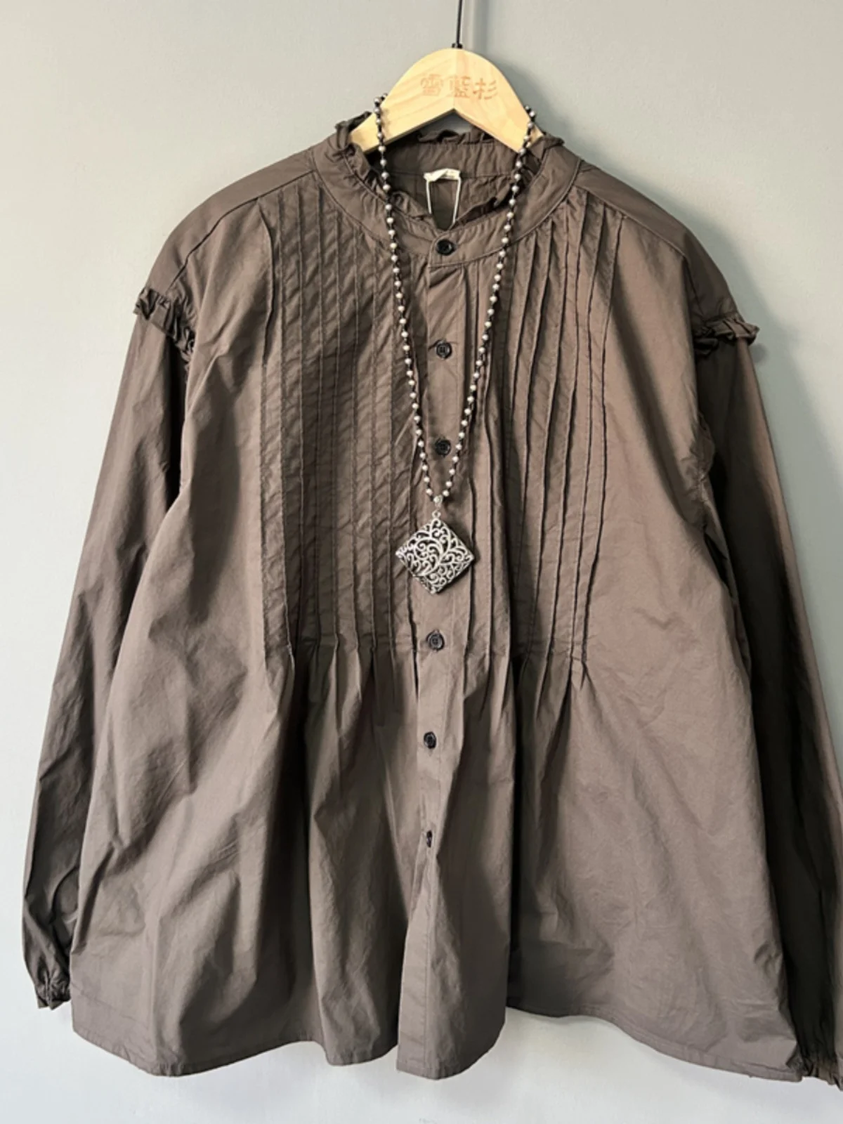 Хлопковые деревянные ушные органы плиссированные женские рубашки 2024 весенние