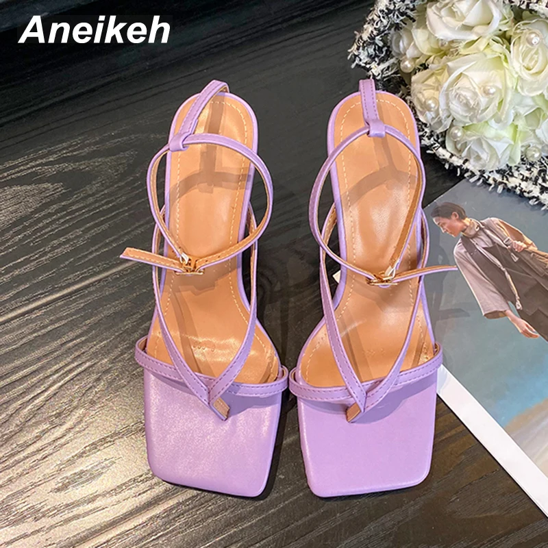 

Модные женские сандалии Aneikeh на необычном квадратном каблуке из искусственной кожи с ремешком на щиколотке Размеры 35-41