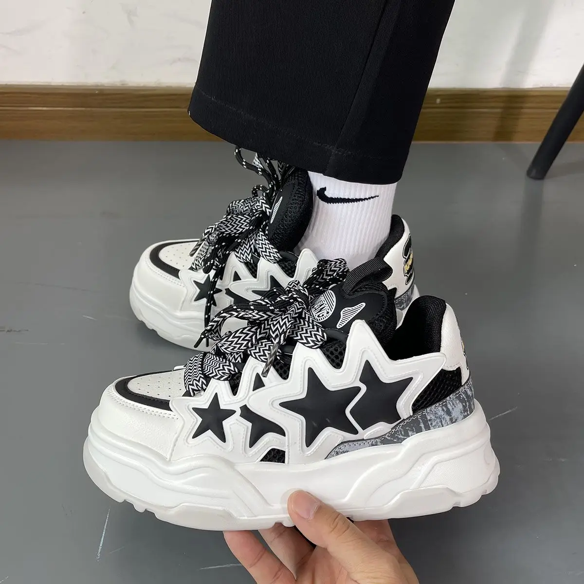 Новинка Осень-зима 2023 удобная повседневная обувь на платформе увеличивающая