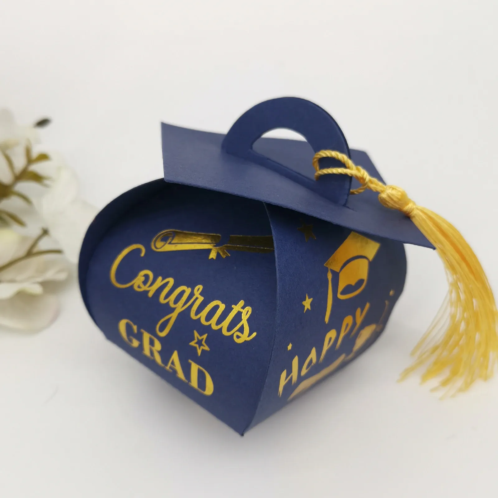 

50pcs/set Gold Stamping Gilding Doctor Hat Candy Box with Tassel Students Season of Graduation Party Favors Gift Packaging Box