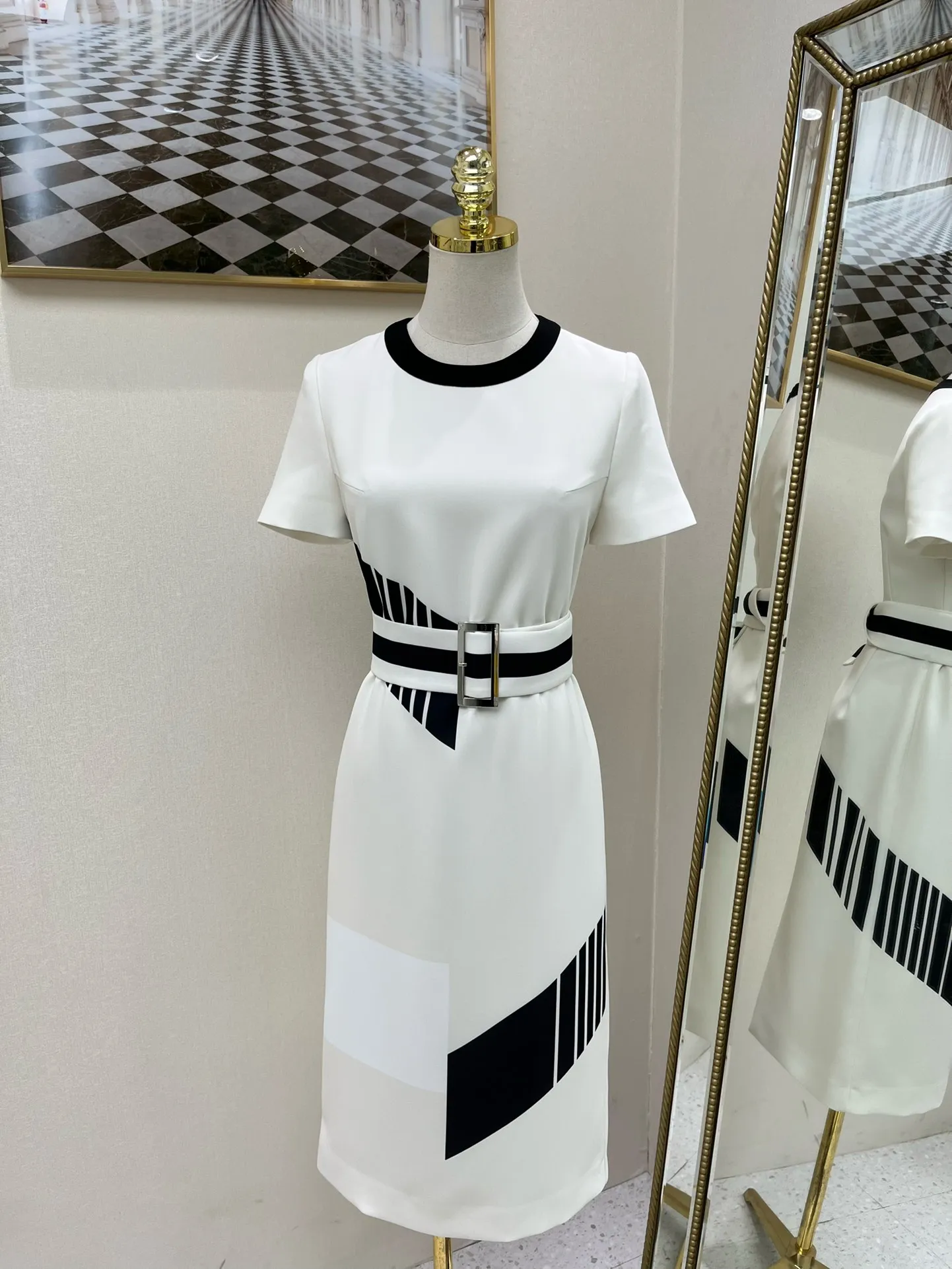 

New Autumn Top Quality Luxury Women Short Sleeve Dress With Belt Haute Couture Runway Designer Elegant Chic Clothes