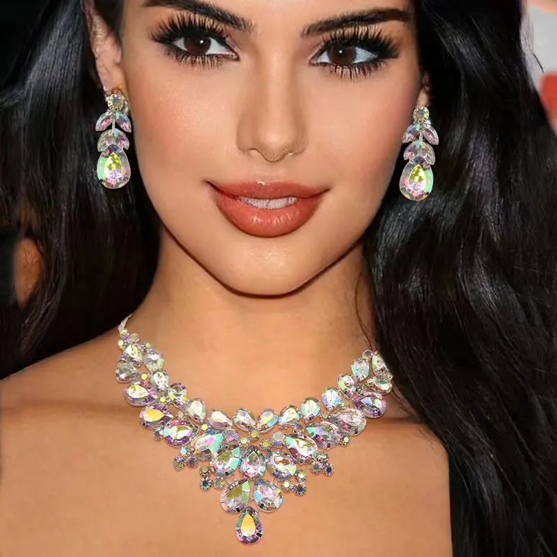 

Колье и серьги в стиле барокко