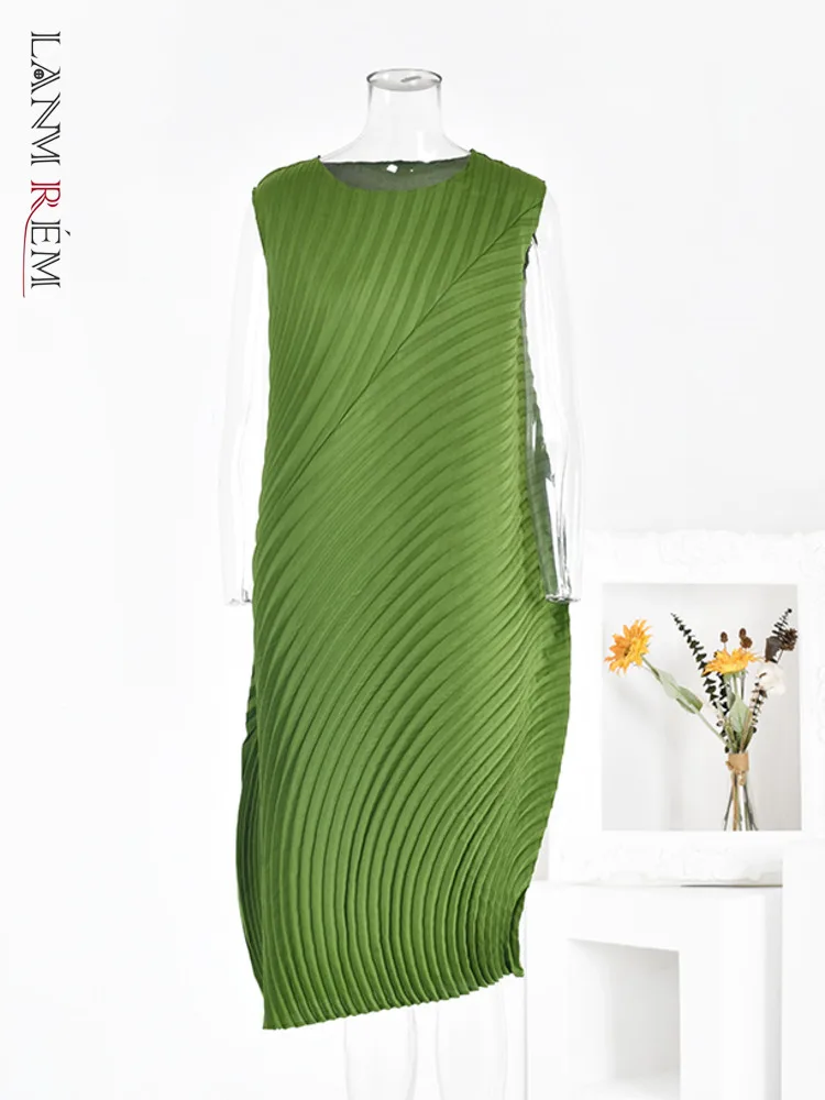 

LANMREM Irregular Pleated Dress For Women Round Neck Sleeveless Straight Slim Solid Color Dresses Female Clothes 2023 New 32D404