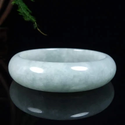 

Natural Myanmar Jadeite Light Color Jade Bracelet Elegant Princess Jewelry