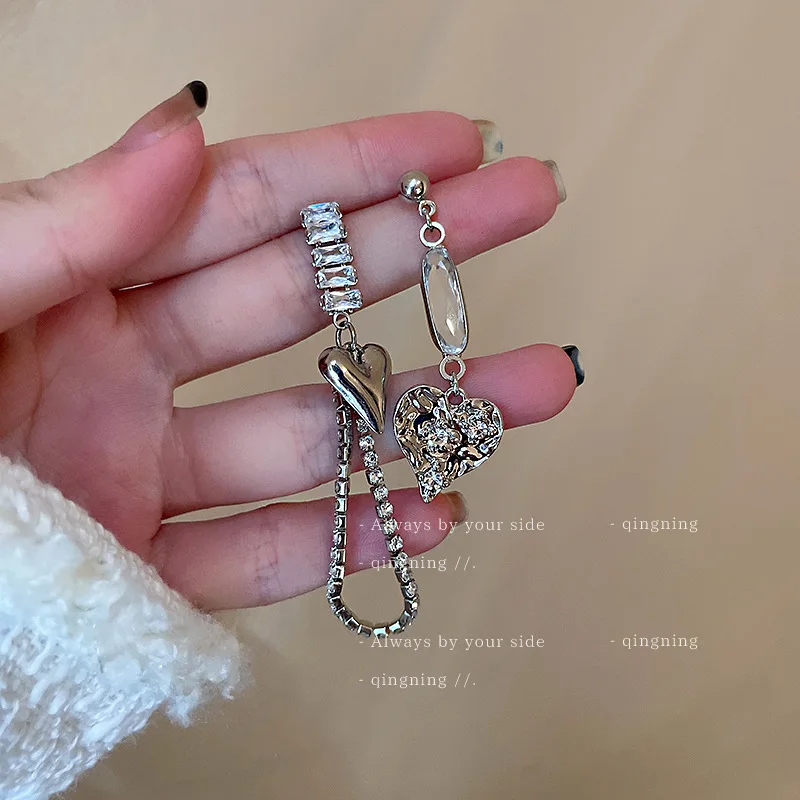 

Simple Cold Wind Asymmetric Crystal Tassel Love Earrings 2022 New Fashion Light Luxury High Sense Earrings Women