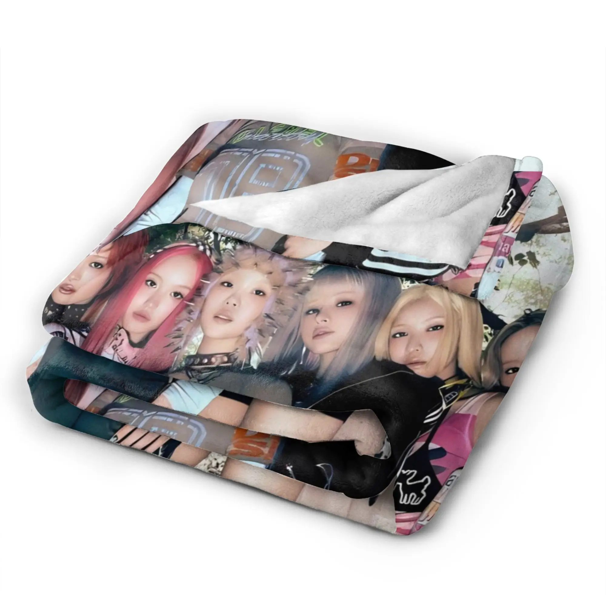 Фото Пледы Xtraordinary Girls Merch из мягкого флиса, уютные покрывала для кровати. №4