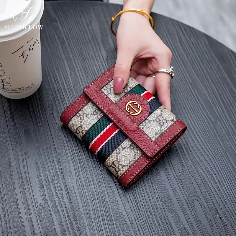 Кожаный кошелек с отделениями для карт