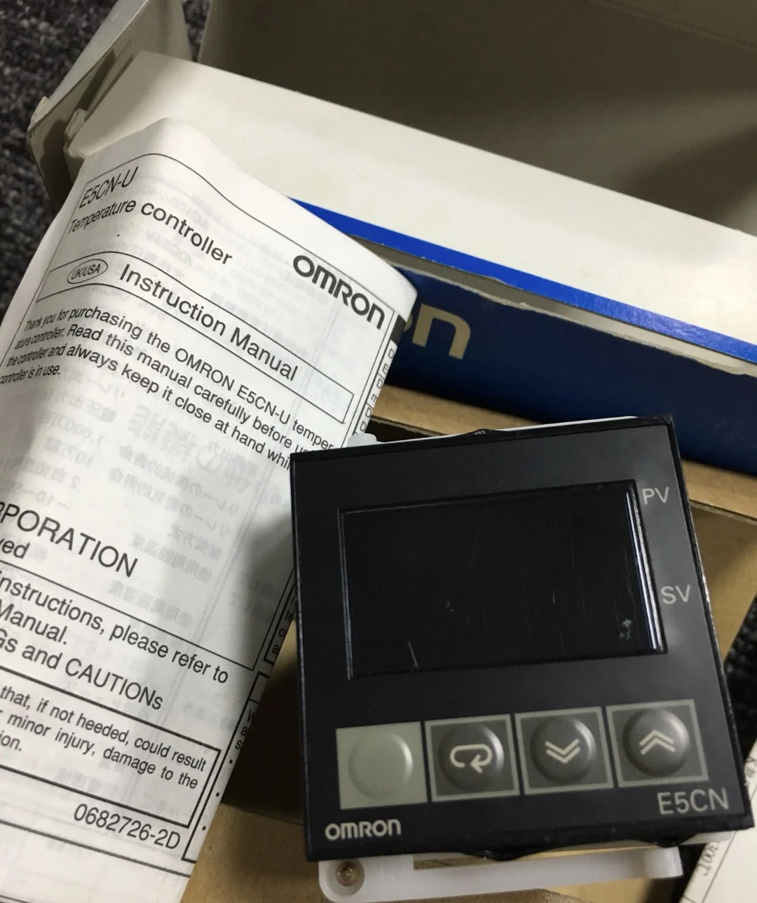Оригинальный термостат E5CN-R1PU Q1PU Q1TU R1TU C2TU Q2PU R2TCU R2TU