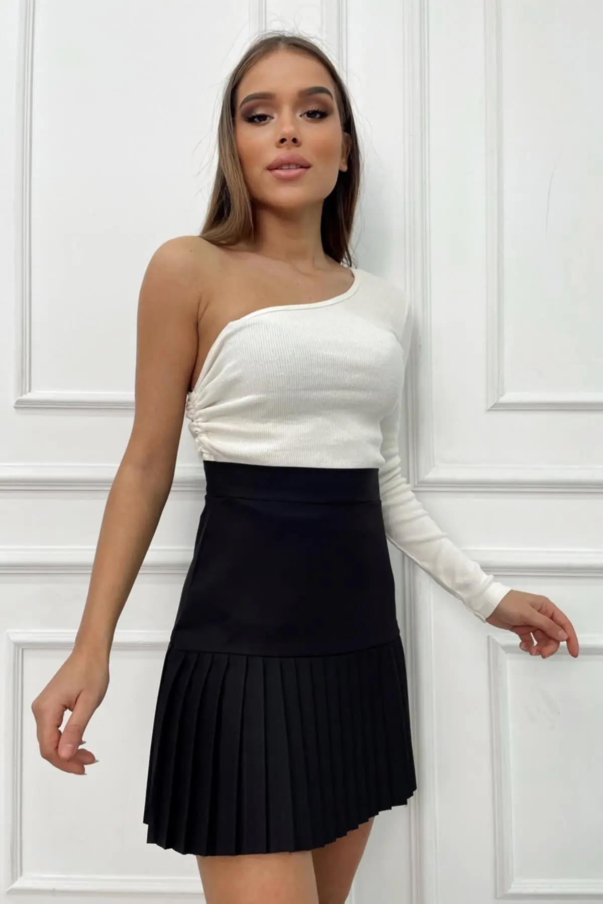 

Women's Skirt Black High Waist Zipper Side Pleated Pleated Woven Mini Skirt Fashion Summer Elegant Female Skirt