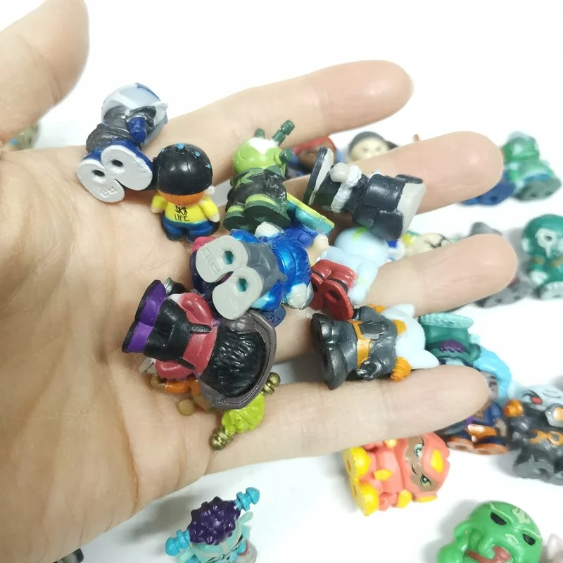 

5-10 Pcs/set Soft Glue Q Pattern Monster Alien Doll, monster high hands Doll Toys for Girls