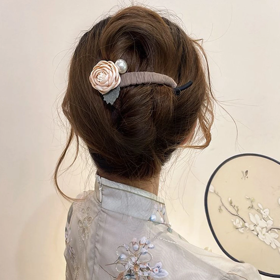 

Simple Cool Metal Hair Claw For Women Girls Geometric Hair Crab Female Vintage Flower Catch Twist Clip Fashion Hair Accessories