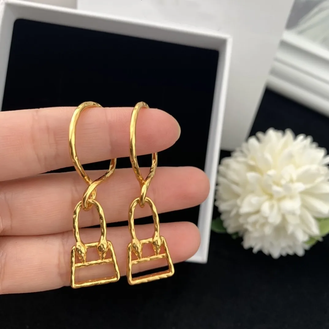 

New gorgeous fashion hollow bag earrings