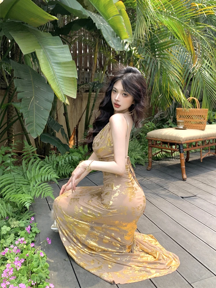 Женское драпированное платье REDDACHiC вечернее длинное с золотистым воротником без